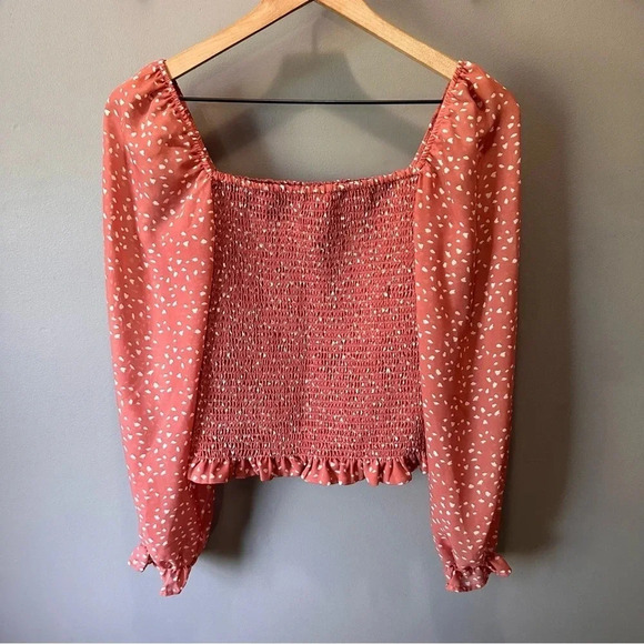 Lush Tops - Lush Cropped top. Sheer sleeves. Square Neck. Large. EUC